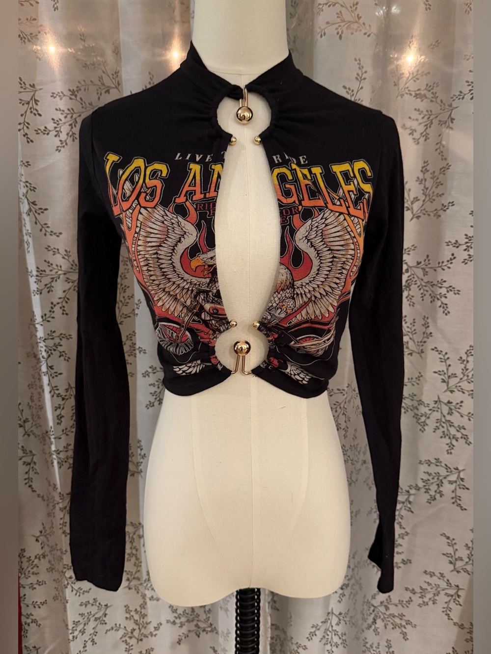 Los Angeles Graphic Ring-Front Crop Top - Black